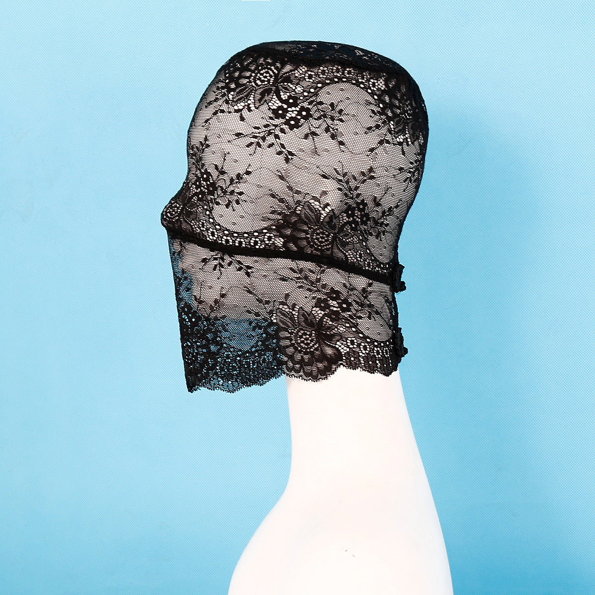 Cappuccio in pizzo nero